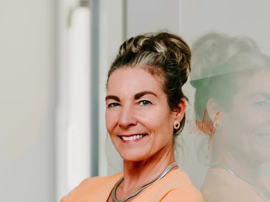 Zahnärztin Kerstin Hansen in ihrer Praxis in Nürtingen